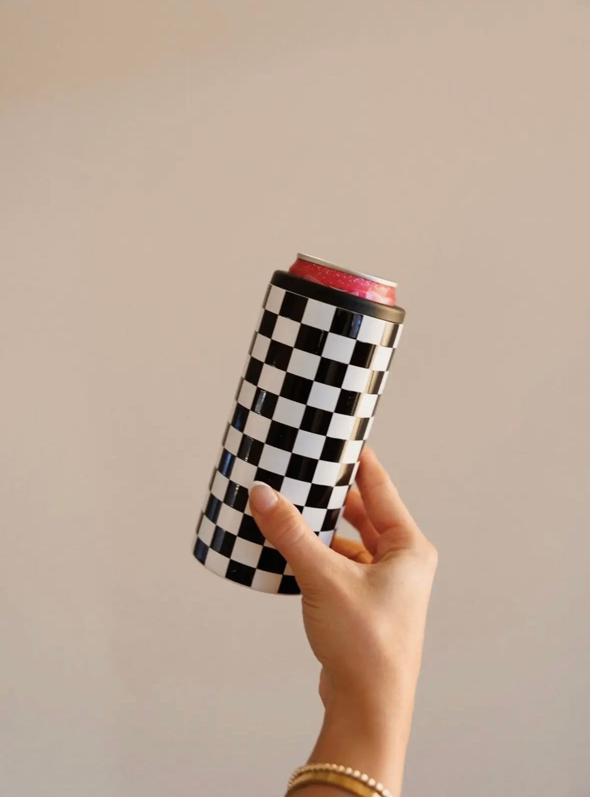 Hard Cooling Can In CheckerBoard
